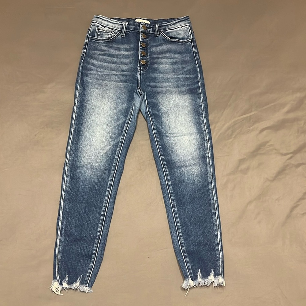 Buckle brand Kancan signature, ultra high rise ankle skinny with button fly